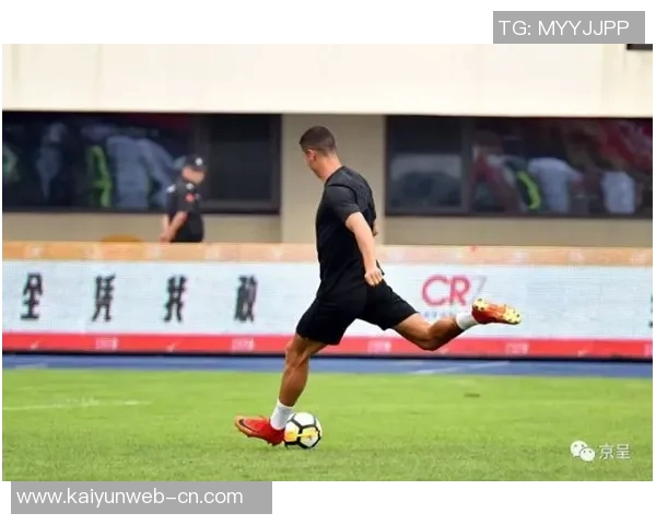 李现长相相似的足球球星有哪些？揭秘那些让人眼熟的球场人物