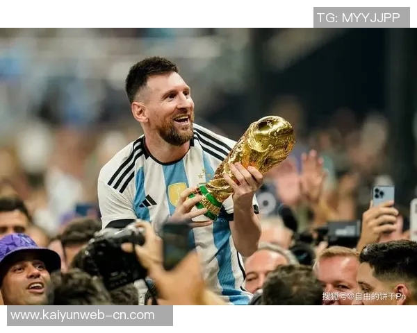 现役足球二号球星是谁 谁能继承梅西和C罗的辉煌地位